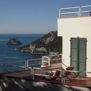 hotel-claudio.hotelitalianriviera.com/